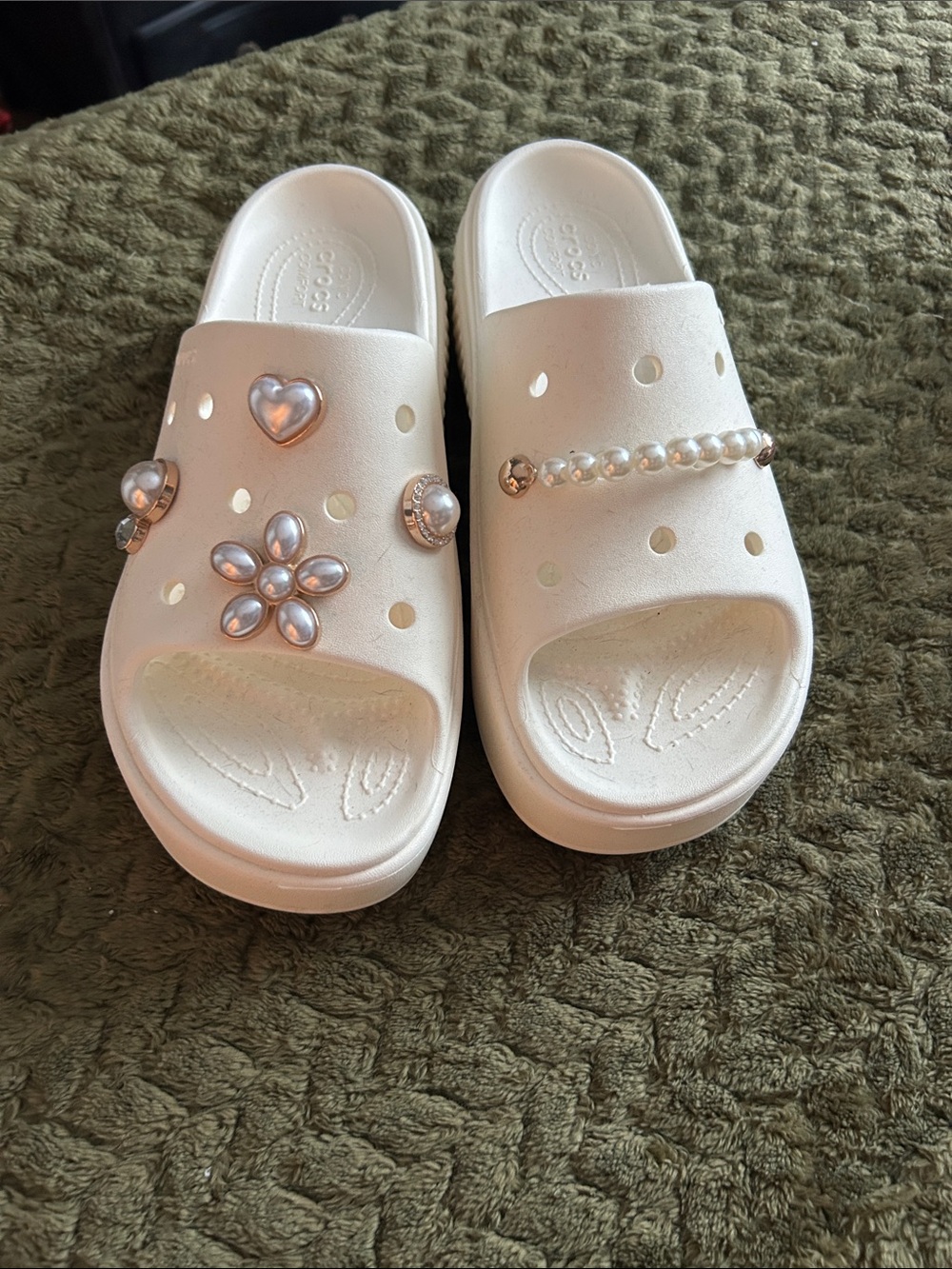 CROCS Pearl-Embellished White Slide Mules
